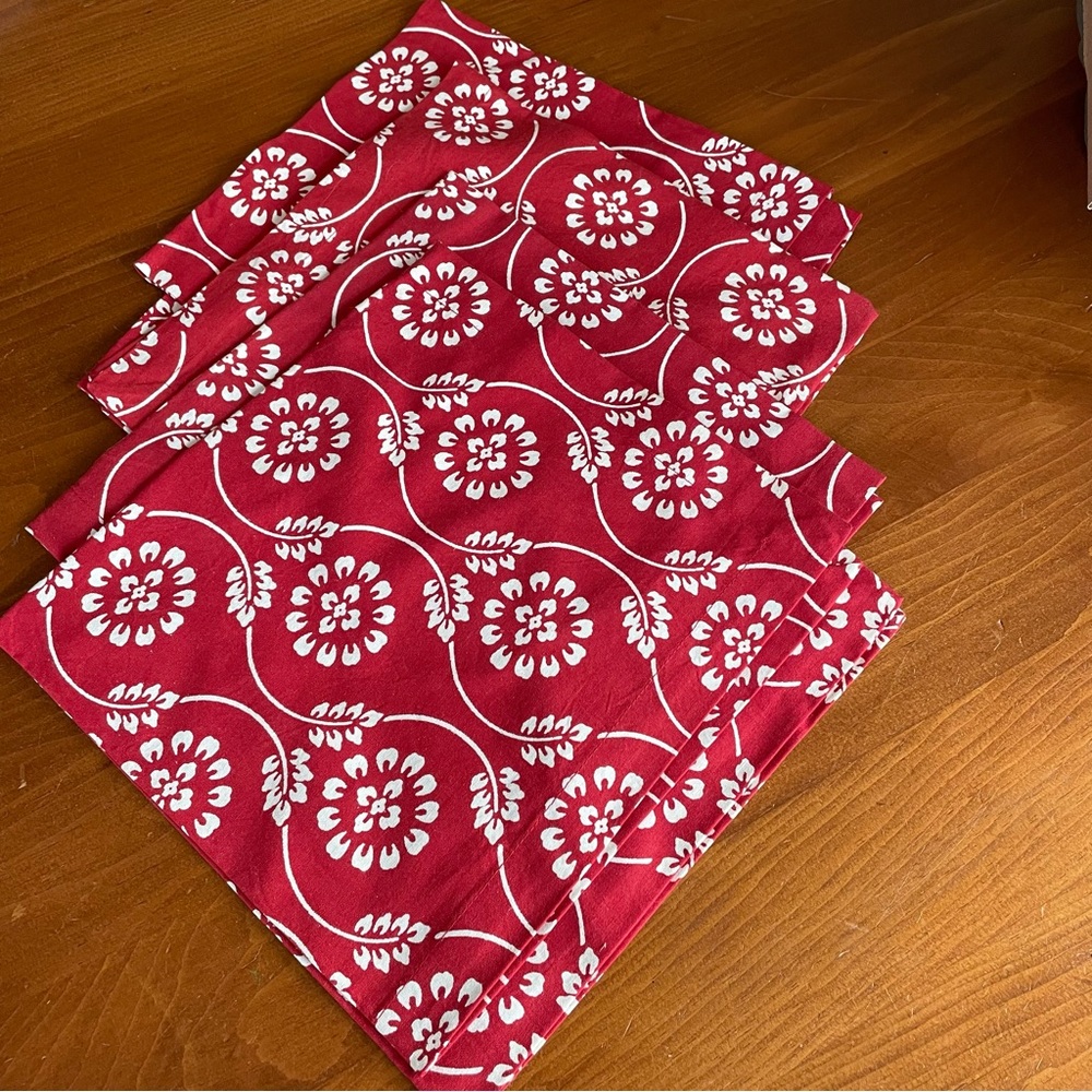 TAG Red and White Print Cloth Napkins - Set of Four (4) Picnic, Dining